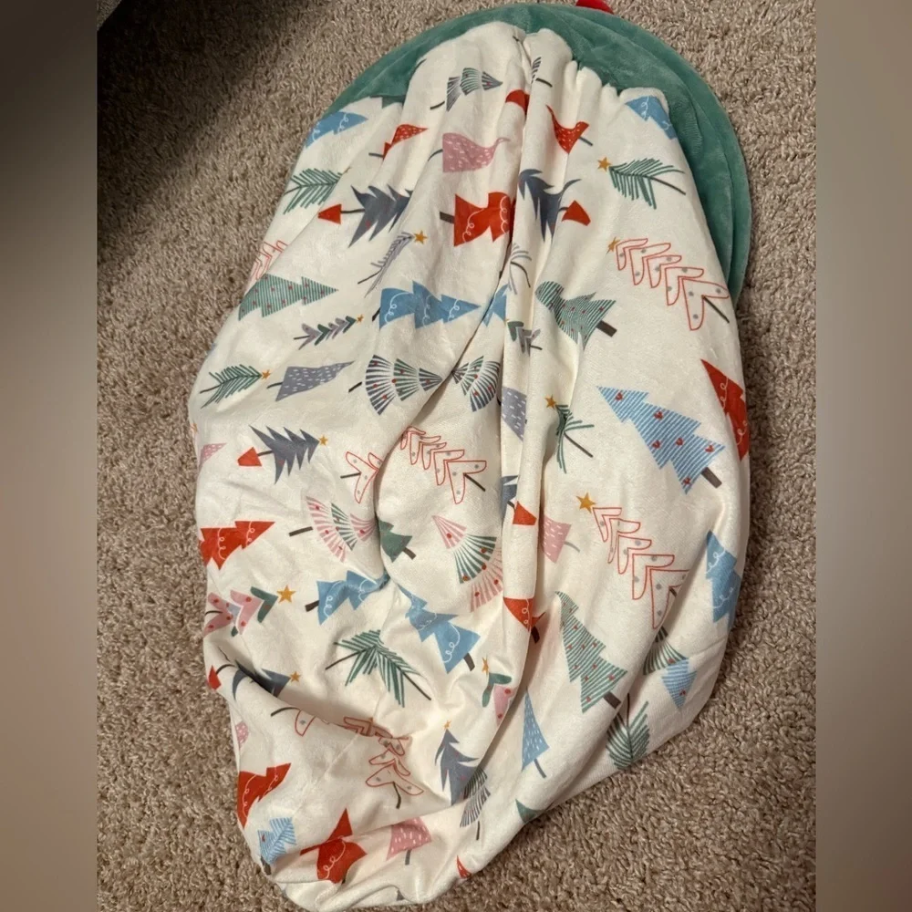 Catstage | Festive Holiday Themed Cat Bed Tent with Christmas Tree Toy